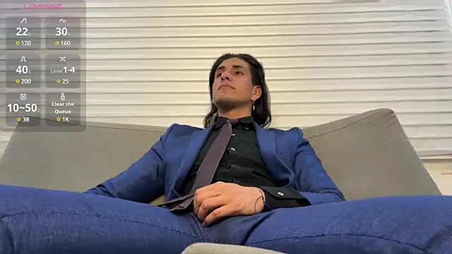 Snapshot of Tom_blunt96 chatting on February 8, 4:03 am Tom blunt96 online show from February 8, 4:03 am