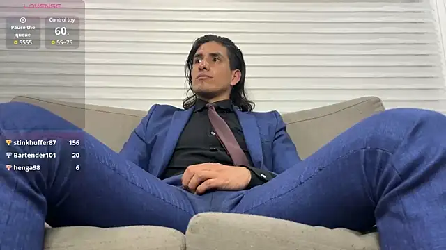 Snapshot of Tom_blunt96 chatting on February 11, 5:26 am Tom blunt96 online show from February 11, 5:26 am