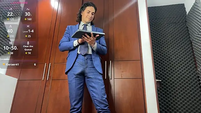 Snapshot of Tom_blunt96 chatting on February 12, 11:41 pm Tom blunt96 online show from February 12, 11:41 pm