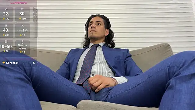 Snapshot of Tom_blunt96 chatting on February 13, 2:45 am Tom blunt96 online show from February 13, 2:45 am