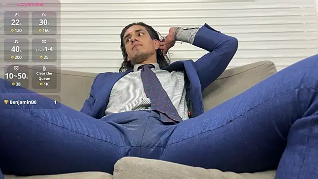 Snapshot of Tom_blunt96 chatting on February 13, 8:03 pm Tom blunt96 online show from February 13, 8:03 pm