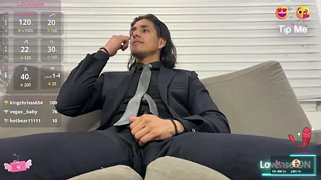 Snapshot of Tom_blunt96 chatting on February 14, 11:42 pm Tom blunt96 online show from February 14, 11:42 pm