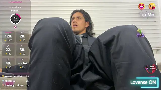 Snapshot of Tom_blunt96 chatting on February 15, 2:47 am Tom blunt96 online show from February 15, 2:47 am