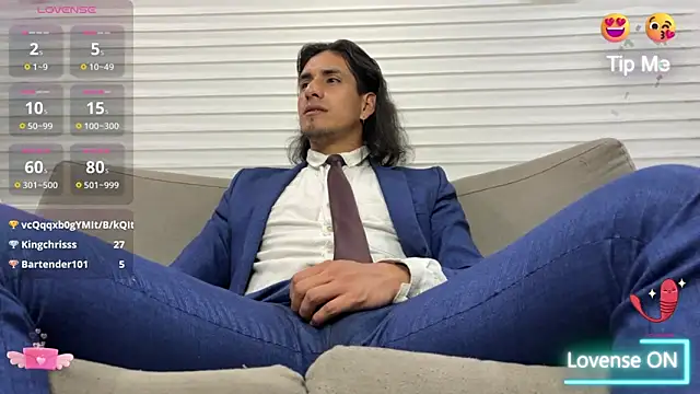 Snapshot of Tom_blunt96 chatting on February 16, 3:47 am Tom blunt96 online show from February 16, 3:47 am