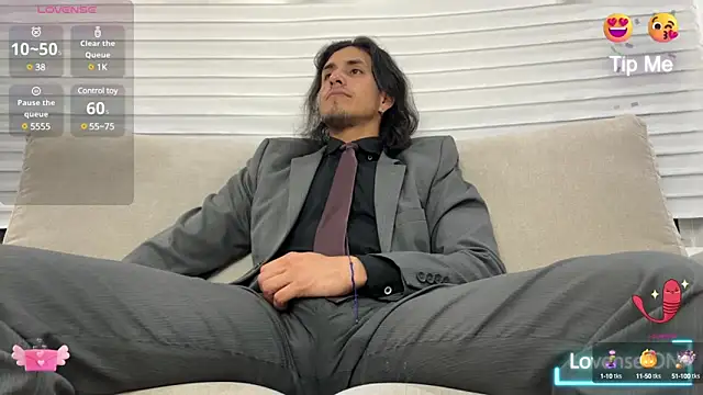 Snapshot of Tom_blunt96 chatting on February 20, 5:33 am Tom blunt96 online show from February 20, 5:33 am