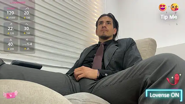 Snapshot of Tom_blunt96 chatting on February 26, 3:30 pm Tom blunt96 online show from February 26, 3:30 pm