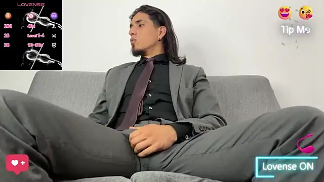 Snapshot of Tom_blunt96 chatting on September 20, 4:08 pm Tom blunt96 online show from September 20, 4:08 pm