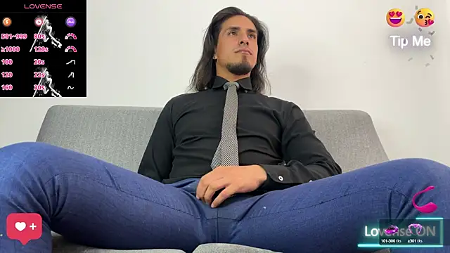 Snapshot of Tom_blunt96 chatting on October 10, 6:07 pm Tom blunt96 online show from October 10, 6:07 pm