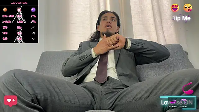 Snapshot of Tom_blunt96 chatting on November 16, 1:49 pm Tom blunt96 online show from November 16, 1:49 pm