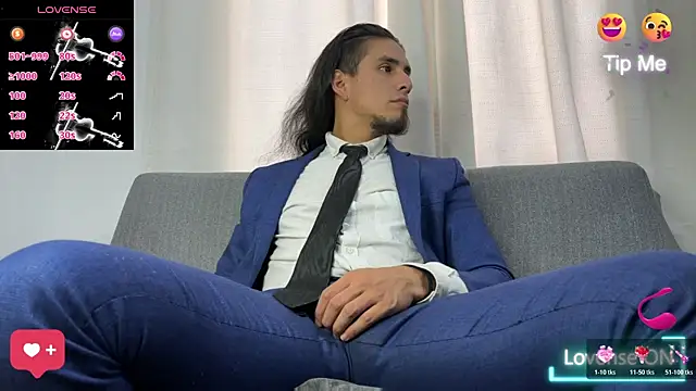 Snapshot of Tom_blunt96 chatting on November 22, 4:39 pm Tom blunt96 online show from November 22, 4:39 pm