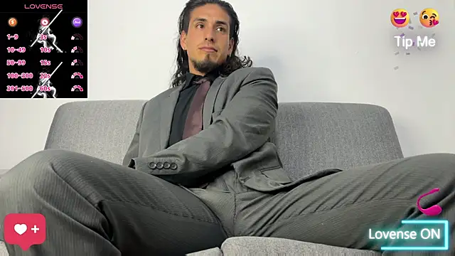 Snapshot of Tom_blunt96 chatting on November 26, 6:25 am Tom blunt96 online show from November 26, 6:25 am