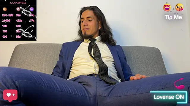 Snapshot of Tom_blunt96 chatting on November 28, 12:57 am Tom blunt96 online show from November 28, 12:57 am