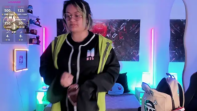 Snapshot of lucky-leah chatting on October 29, 4:26 am lucky-leah online show from October 29, 4:26 am