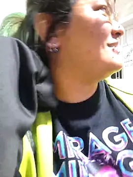 Snapshot of lucky-leah chatting on November 15, 3:26 am lucky-leah online show from November 15, 3:26 am