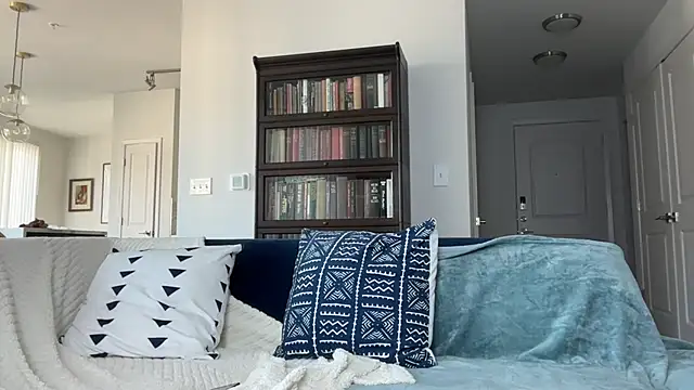 Snapshot of YUMIandbigWOLF chatting on February 2, 6:20 pm YUMIandbigWOLF online show from February 2, 6:20 pm