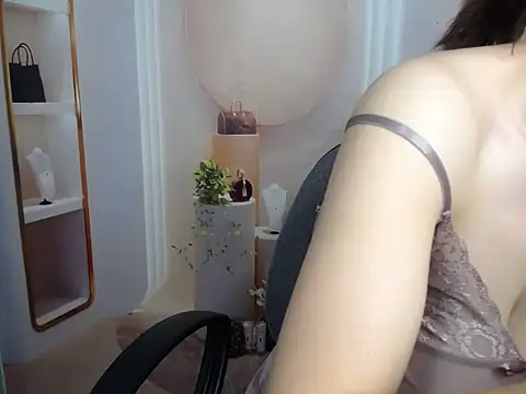 Love bug15 online show from September 14, 7:40 am