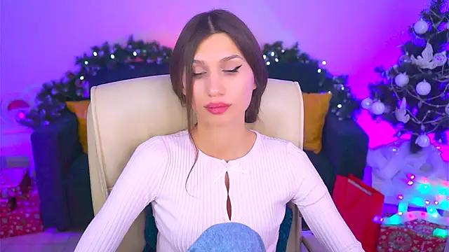 Snapshot of MollyPerry chatting on December 8, 3:13 pm MollyPerry online show from December 8, 3:13 pm