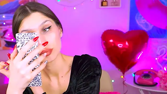 Snapshot of MollyPerry chatting on February 19, 10:20 pm MollyPerry online show from February 19, 10:20 pm