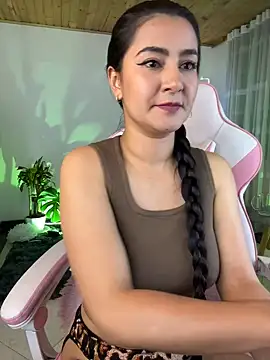 Snapshot of Violetta_kim1 chatting on December 3, 1:41 am Violetta kim1 online show from December 3, 1:41 am