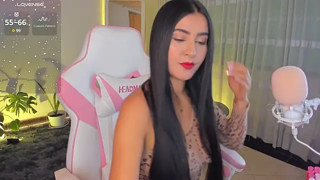 Snapshot of Violetta_kim1 chatting on January 10, 12:49 am Violetta kim1 online show from January 10, 12:49 am