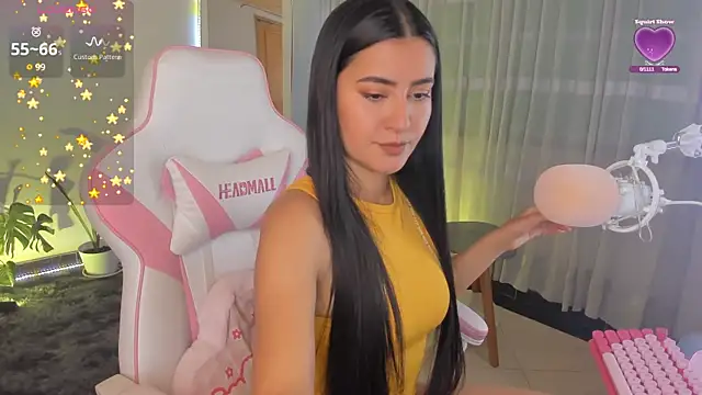 Snapshot of Violetta_kim1 chatting on January 21, 12:36 am Violetta kim1 online show from January 21, 12:36 am