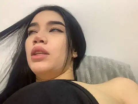 Ambar R0SSE online show from March 5, 2:57 am