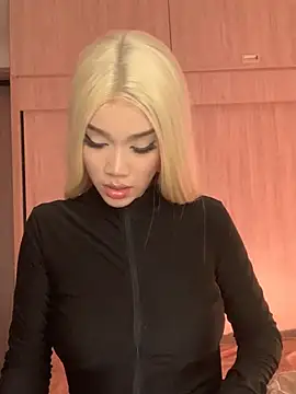 Ambar R0SSE online show from March 12, 5:46 am