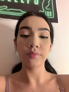 Ambar R0SSE online show from March 22, 4:45 am