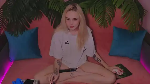 StellaSweetness online show from February 17, 11:02 am