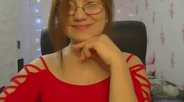 Snapshot of KittyyLaBeauty chatting on February 6, 4:47 pm KittyyLaBeauty online show from February 6, 4:47 pm