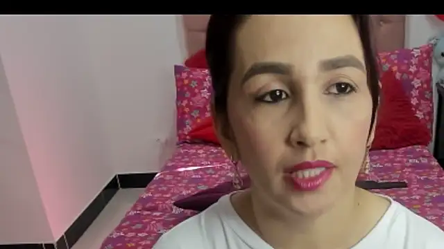 Karoline Moore online show from February 20, 9:20 pm