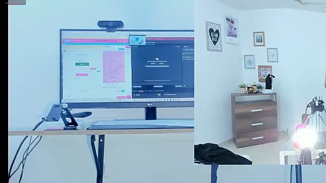 Snapshot of Daki_Ume_ chatting on October 1, 2:17 am Daki Ume online show from October 1, 2:17 am