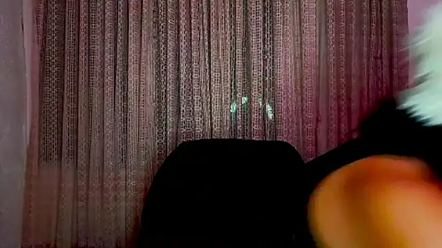 Snapshot of angelsdustxxx chatting on September 26, 6:06 am angelsdustxxx online show from September 26, 6:06 am