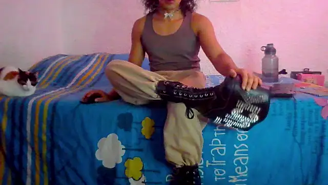 Snapshot of angelsdustxxx chatting on October 4, 5:49 am angelsdustxxx online show from October 4, 5:49 am