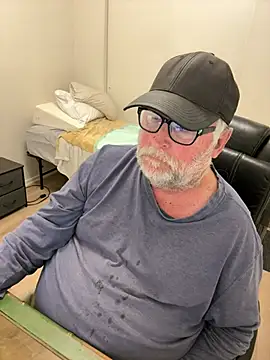 Snapshot of Drummajor chatting on December 17, 1:50 am Drummajor online show from December 17, 1:50 am