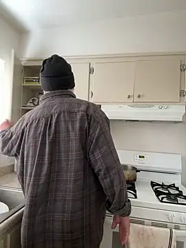 Snapshot of Drummajor chatting on January 14, 9:09 pm Drummajor online show from January 14, 9:09 pm