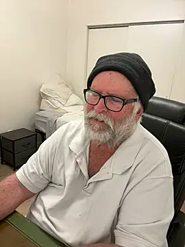 Snapshot of Drummajor chatting on January 16, 7:38 am Drummajor online show from January 16, 7:38 am