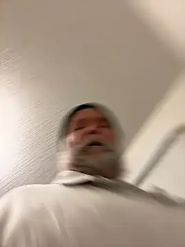 Snapshot of Drummajor chatting on January 16, 10:42 am Drummajor online show from January 16, 10:42 am