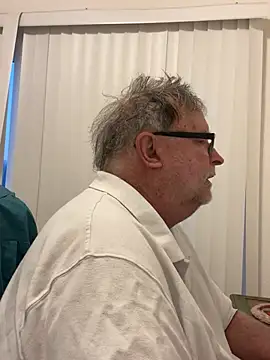 Snapshot of Drummajor chatting on January 23, 3:01 pm Drummajor online show from January 23, 3:01 pm