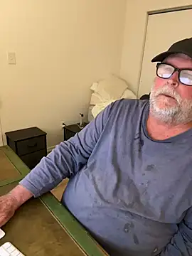 Snapshot of Drummajor chatting on February 11, 3:18 am Drummajor online show from February 11, 3:18 am