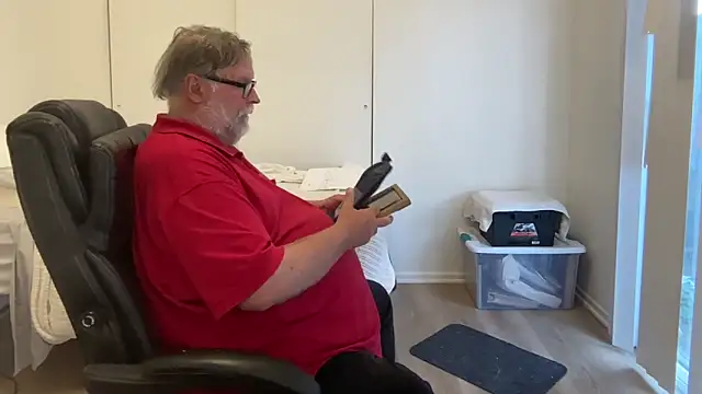 Snapshot of Drummajor chatting on March 5, 9:48 pm Drummajor online show from March 5, 9:48 pm