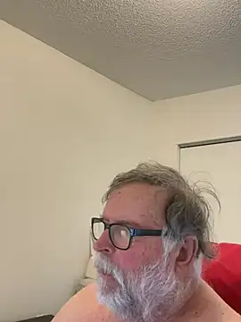 Snapshot of Drummajor chatting on March 6, 7:43 pm Drummajor online show from March 6, 7:43 pm