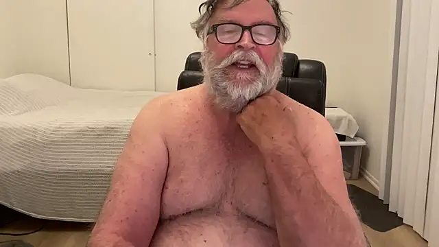 Snapshot of Drummajor chatting on October 14, 7:20 am Drummajor online show from October 14, 7:20 am