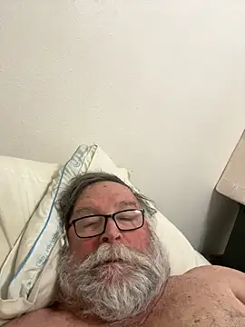 Snapshot of Drummajor chatting on November 6, 5:19 am Drummajor online show from November 6, 5:19 am