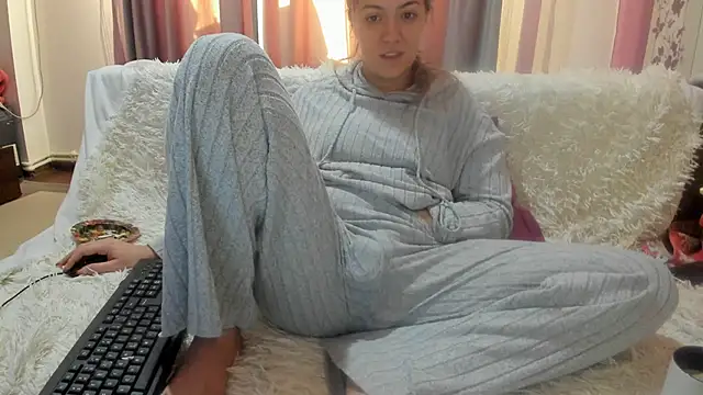 Dyana Kaylinn online show from January 7, 8:24 am