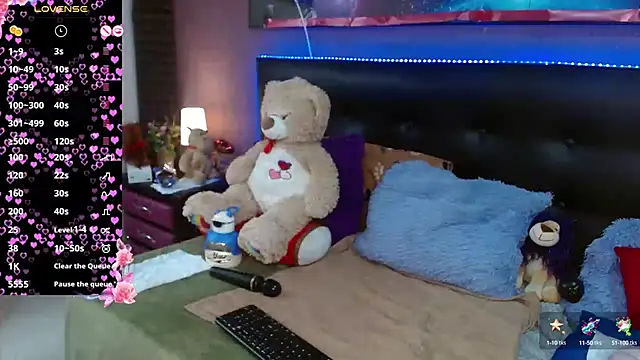 Snapshot of Nadia_84 chatting on March 14, 8:38 pm Nadia 84 online show from March 14, 8:38 pm