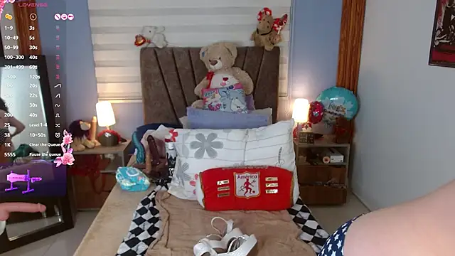 Snapshot of Nadia_84 chatting on November 10, 12:04 pm Nadia 84 online show from November 10, 12:04 pm