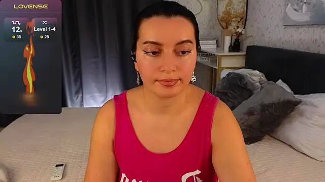 YourSweetDream  online show from January 4, 12:38 pm