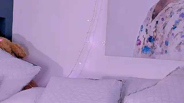 rosemonrooe online show from February 18, 9:09 pm