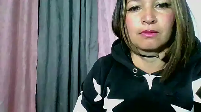 Snapshot of Devil_Sara chatting on January 13, 12:19 am Devil Sara online show from January 13, 12:19 am